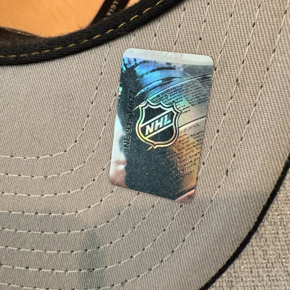 Boston Bruins Hockey Snapback - Picture 4 of 5